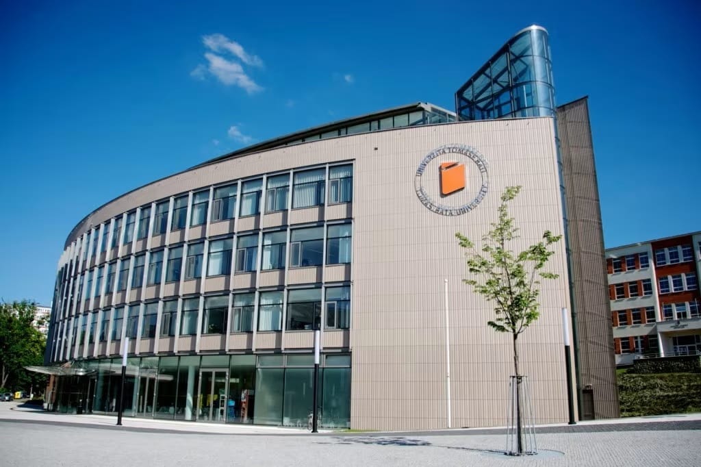 universytet tomasha bati zlin ru