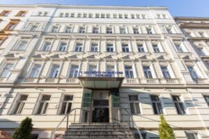 niu iorkskyi unyversytet v prahe