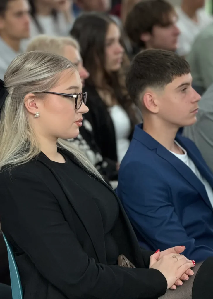 studenty vysshej shkoly ekonomiki v prage scaled e1789732229745